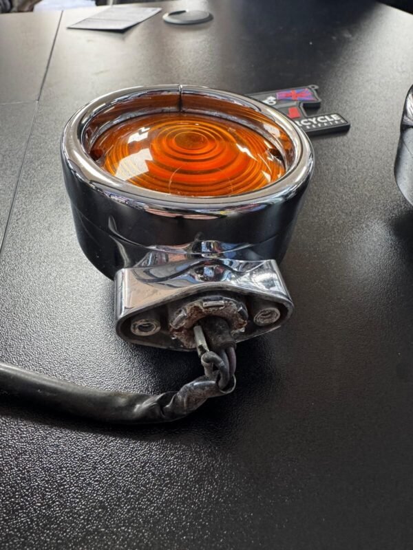 Genuine classic chrome Harley-Davidson turn signals - Image 4