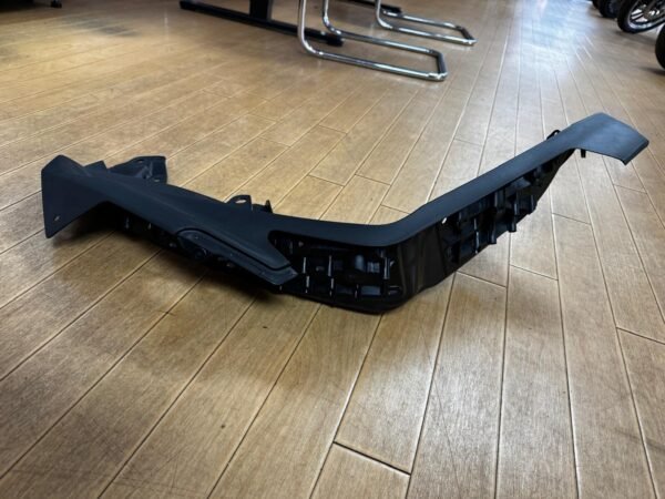 YAMAHA NMAX 125 2015-2020 (early models) BOARD,RIGHT SIDE FOOTREST 2DPF74880000 - Image 2