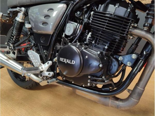 Herald Motor Co Classic 400 - Image 6