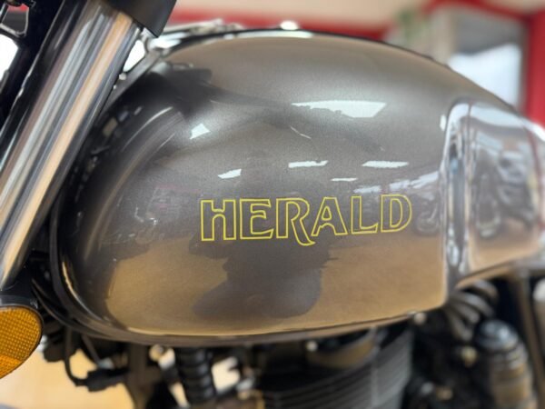 Herald Motor Co Classic 400 - Image 25