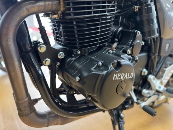 Herald Motor Co Classic 400 - Image 26