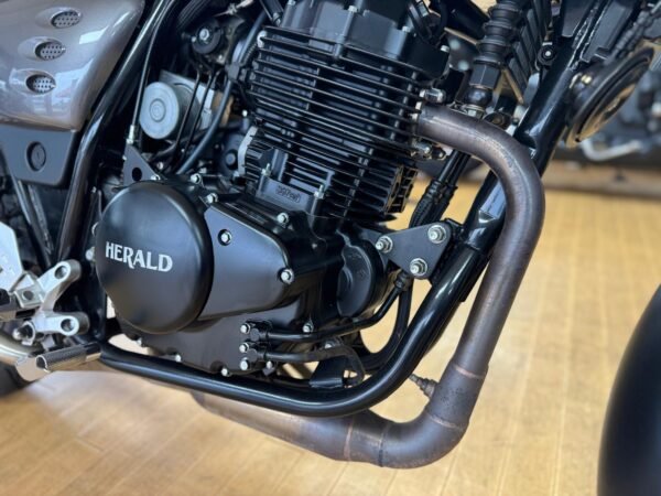 Herald Motor Co Classic 400 - Image 16