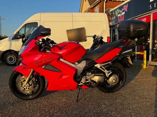 Honda VFR800 - Image 2