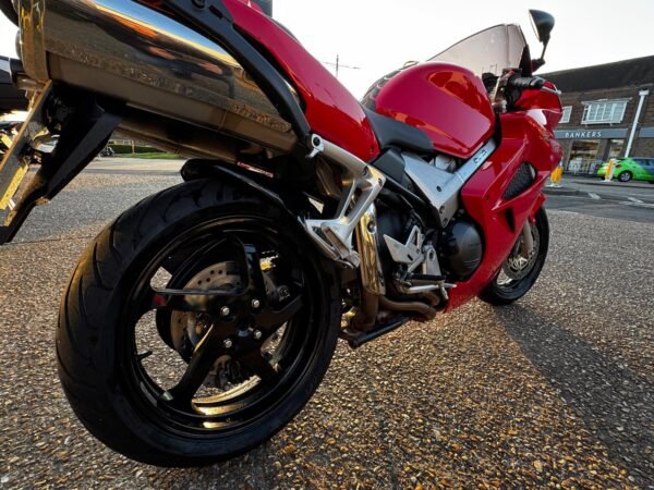Honda VFR800 - Image 12