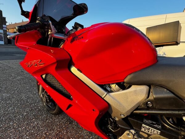 Honda VFR800 - Image 18