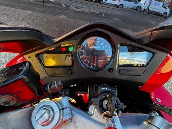 Honda VFR800 - Image 24