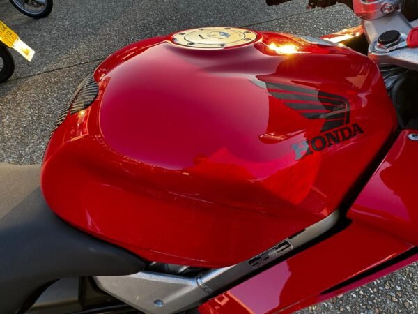 Honda VFR800 - Image 25