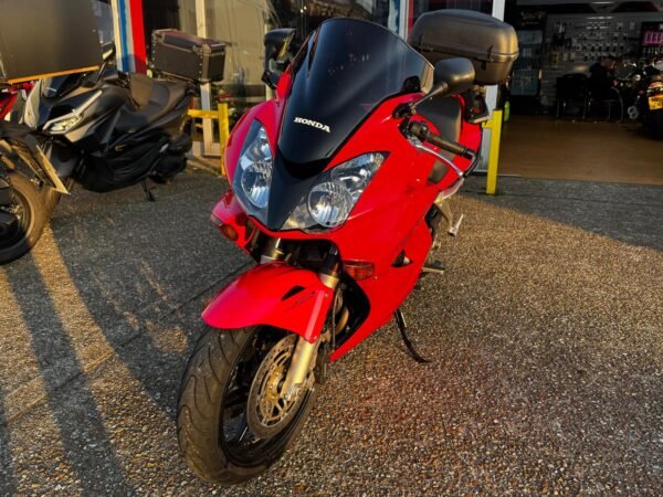 Honda VFR800 - Image 4