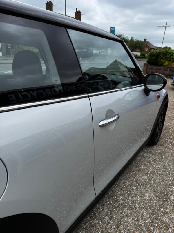 MINI COOPER HATCH 2014 1.5 PETROL - Image 36