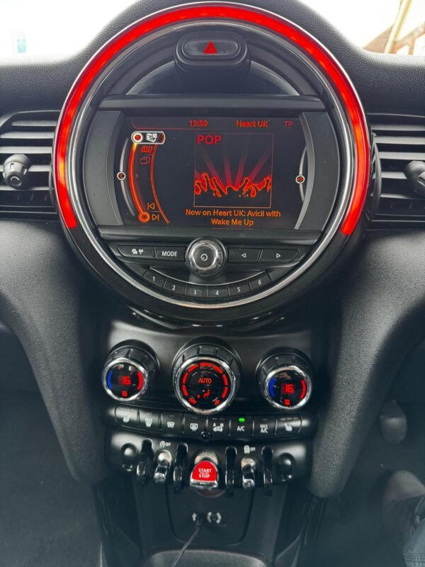 MINI COOPER HATCH 2014 1.5 PETROL - Image 32