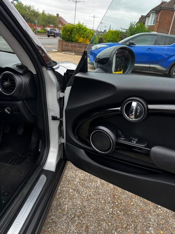 MINI COOPER HATCH 2014 1.5 PETROL - Image 26