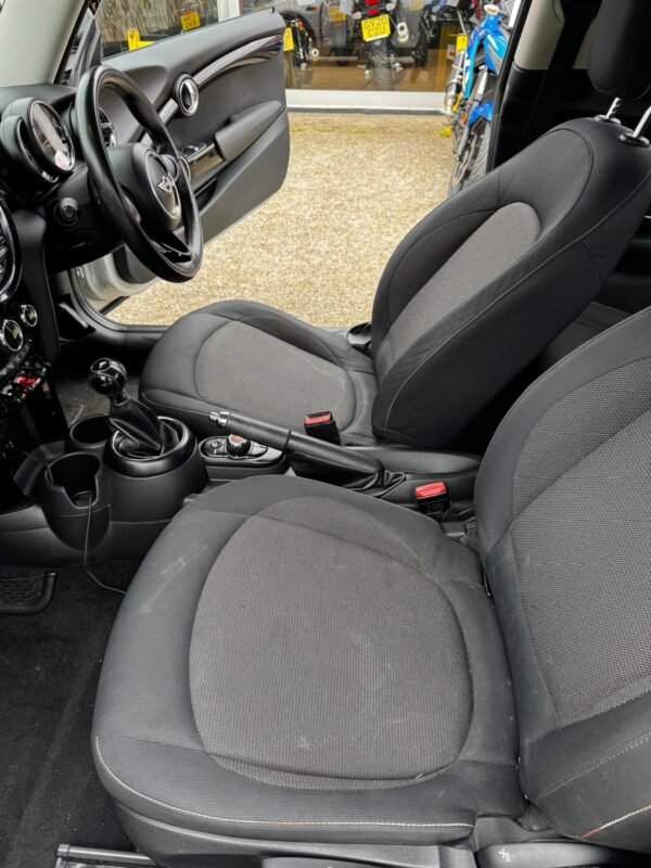 MINI COOPER HATCH 2014 1.5 PETROL - Image 21