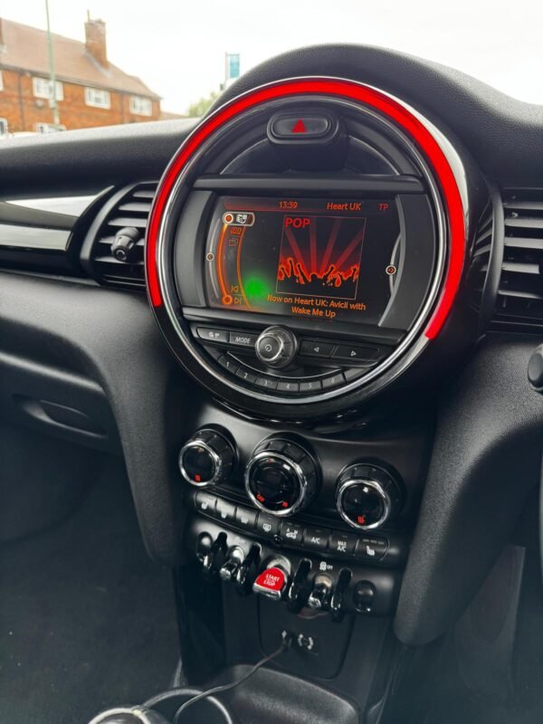MINI COOPER HATCH 2014 1.5 PETROL - Image 17