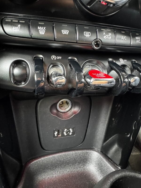 MINI COOPER HATCH 2014 1.5 PETROL - Image 11