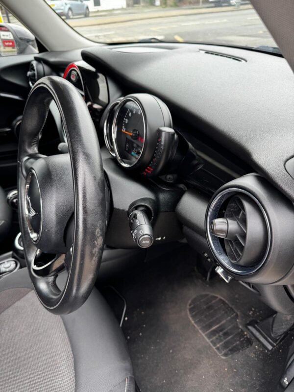 MINI COOPER HATCH 2014 1.5 PETROL - Image 5