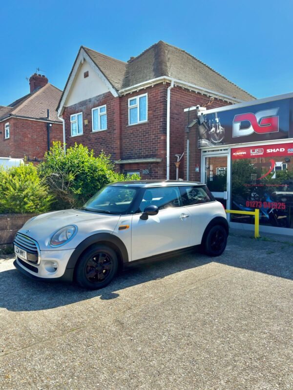 MINI COOPER HATCH 2014 1.5 PETROL - Image 2