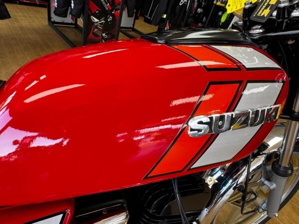 Suzuki GP100 - Image 25