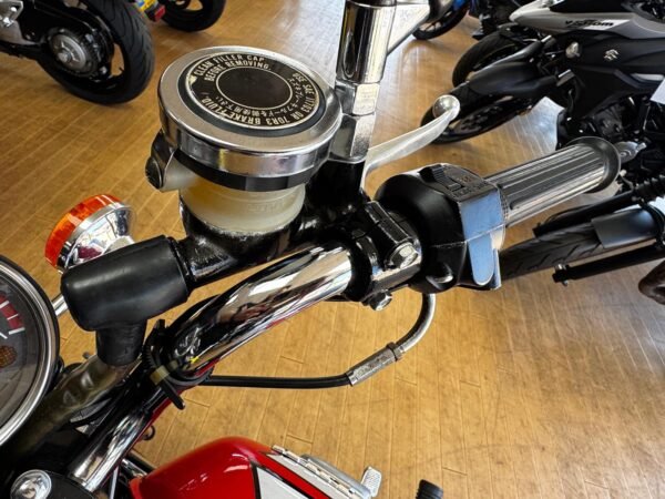 Suzuki GP100 - Image 29