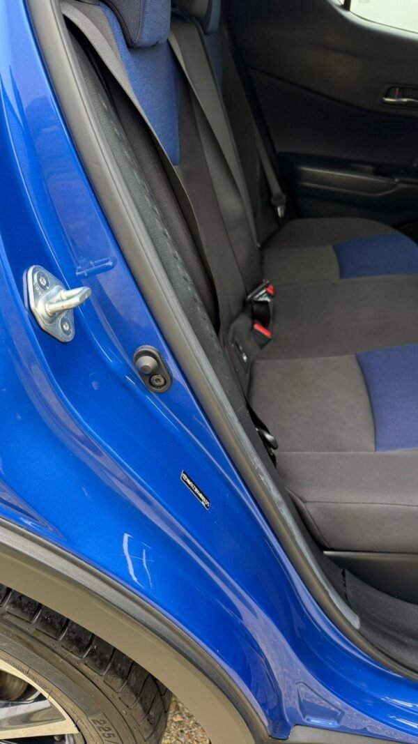 Toyota C-HR 1.8 VVT-h Dynamic CVT Euro 6 (s/s) 5dr - Image 23