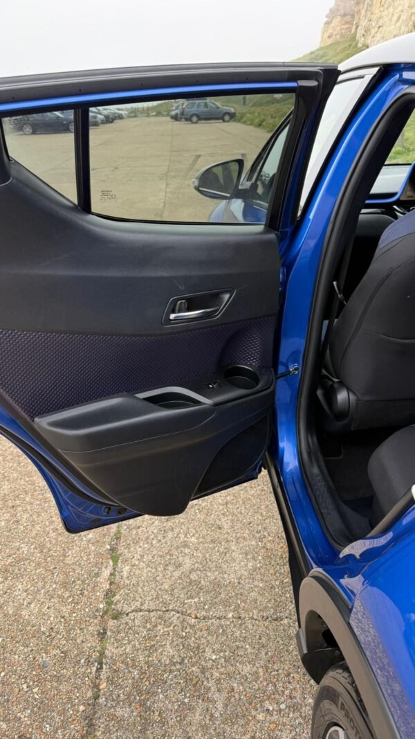 Toyota C-HR 1.8 VVT-h Dynamic CVT Euro 6 (s/s) 5dr - Image 13