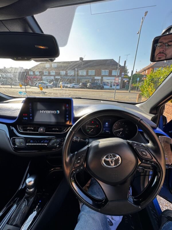 Toyota C-HR 1.8 VVT-h Dynamic CVT Euro 6 (s/s) 5dr - Image 7