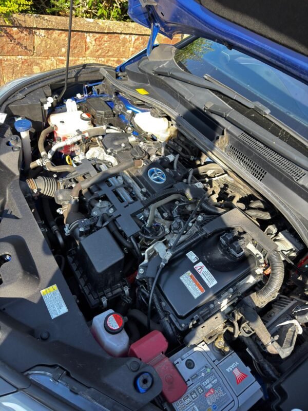 Toyota C-HR 1.8 VVT-h Dynamic CVT Euro 6 (s/s) 5dr - Image 4